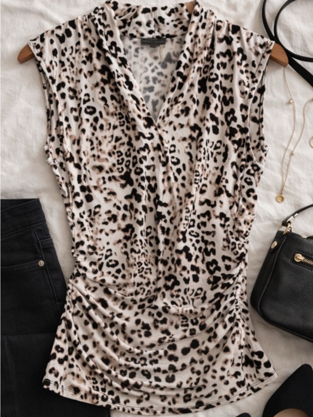Vince Camuto Ruched Blouse Flattering Leopard Print V-Neck Top M